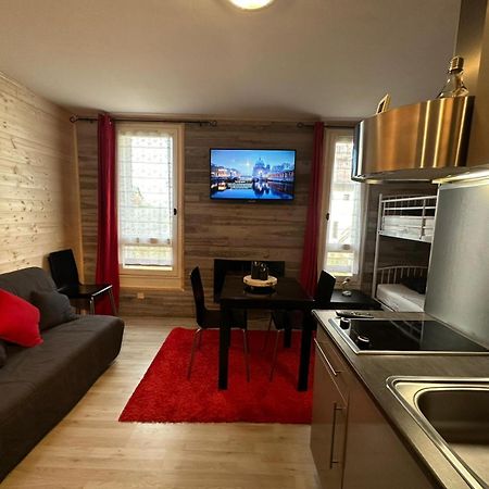 Appartement Le Chaleureux Cocon Rouge à Ustou Extérieur photo