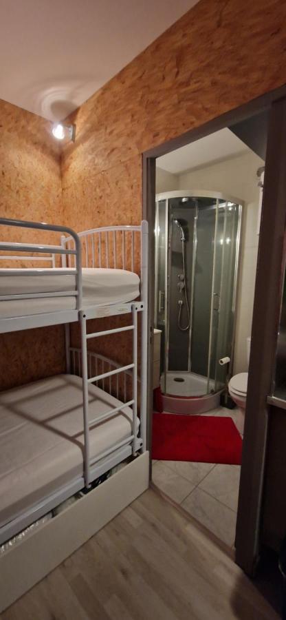 Appartement Le Chaleureux Cocon Rouge à Ustou Extérieur photo