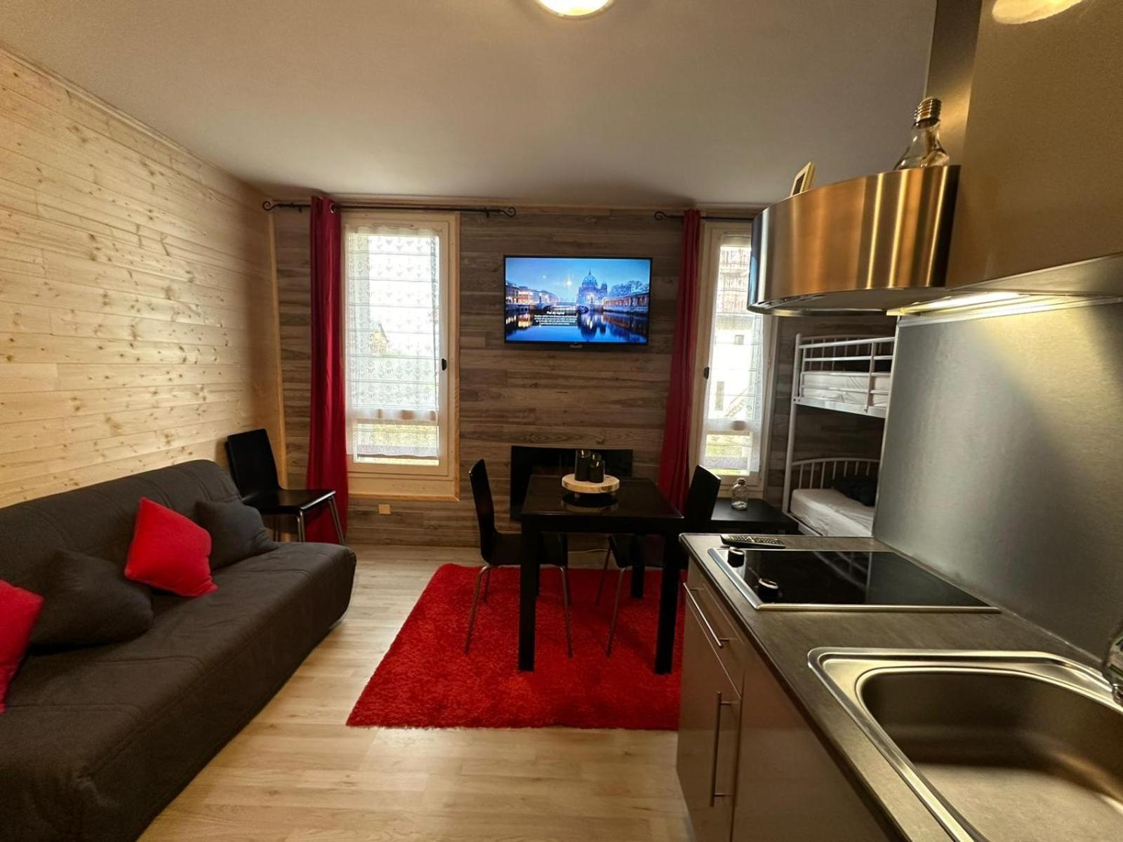 Appartement Le Chaleureux Cocon Rouge à Ustou Extérieur photo