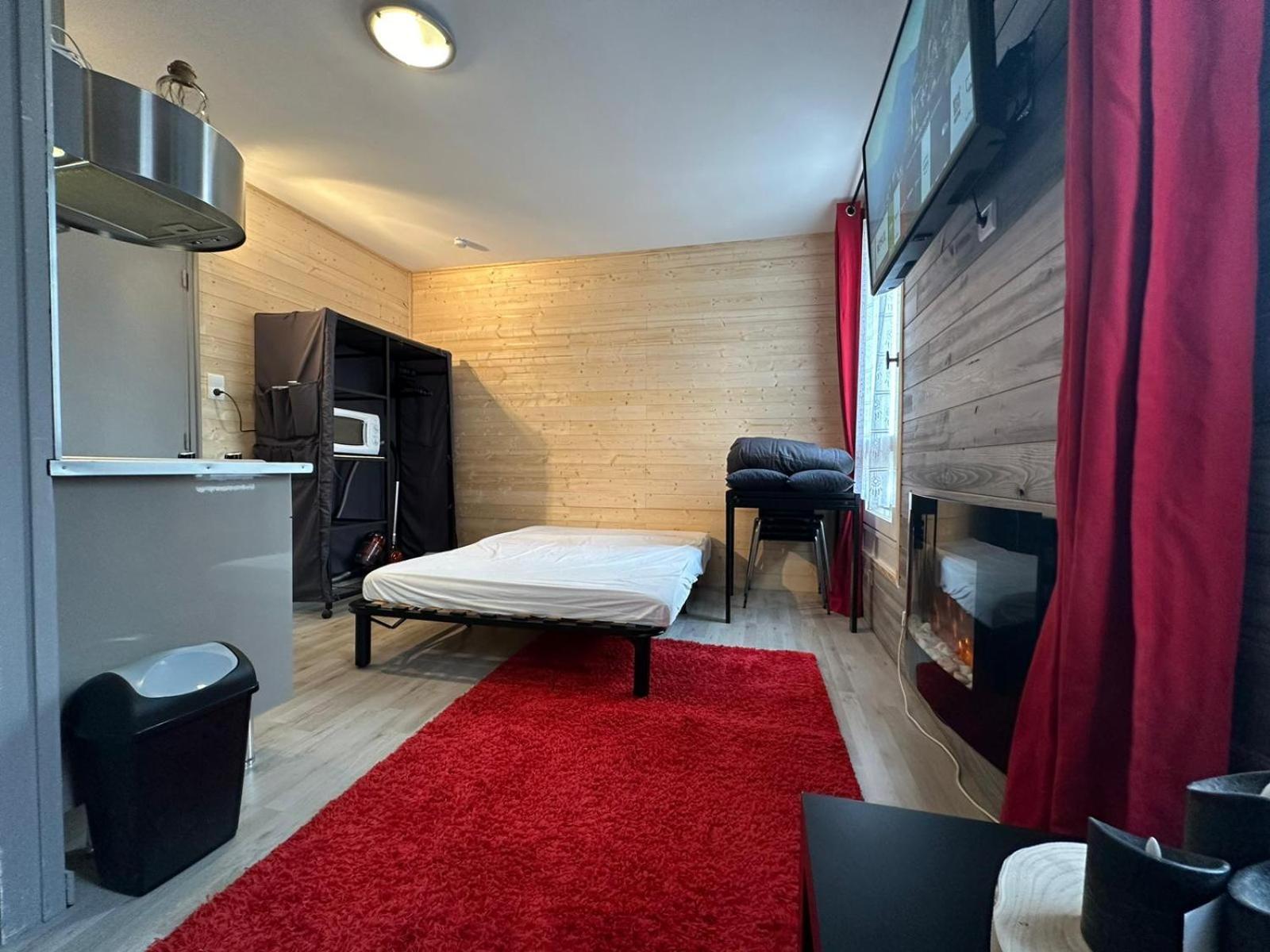 Appartement Le Chaleureux Cocon Rouge à Ustou Extérieur photo