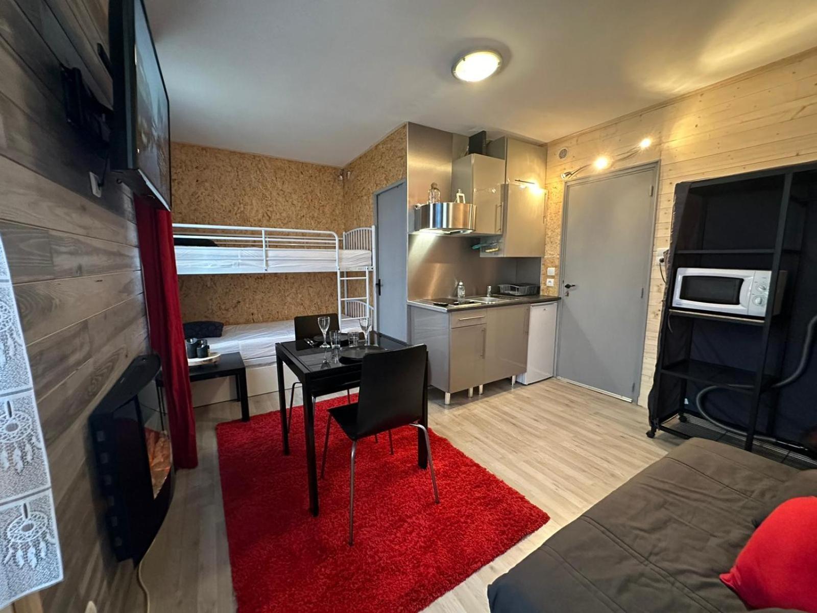 Appartement Le Chaleureux Cocon Rouge à Ustou Extérieur photo