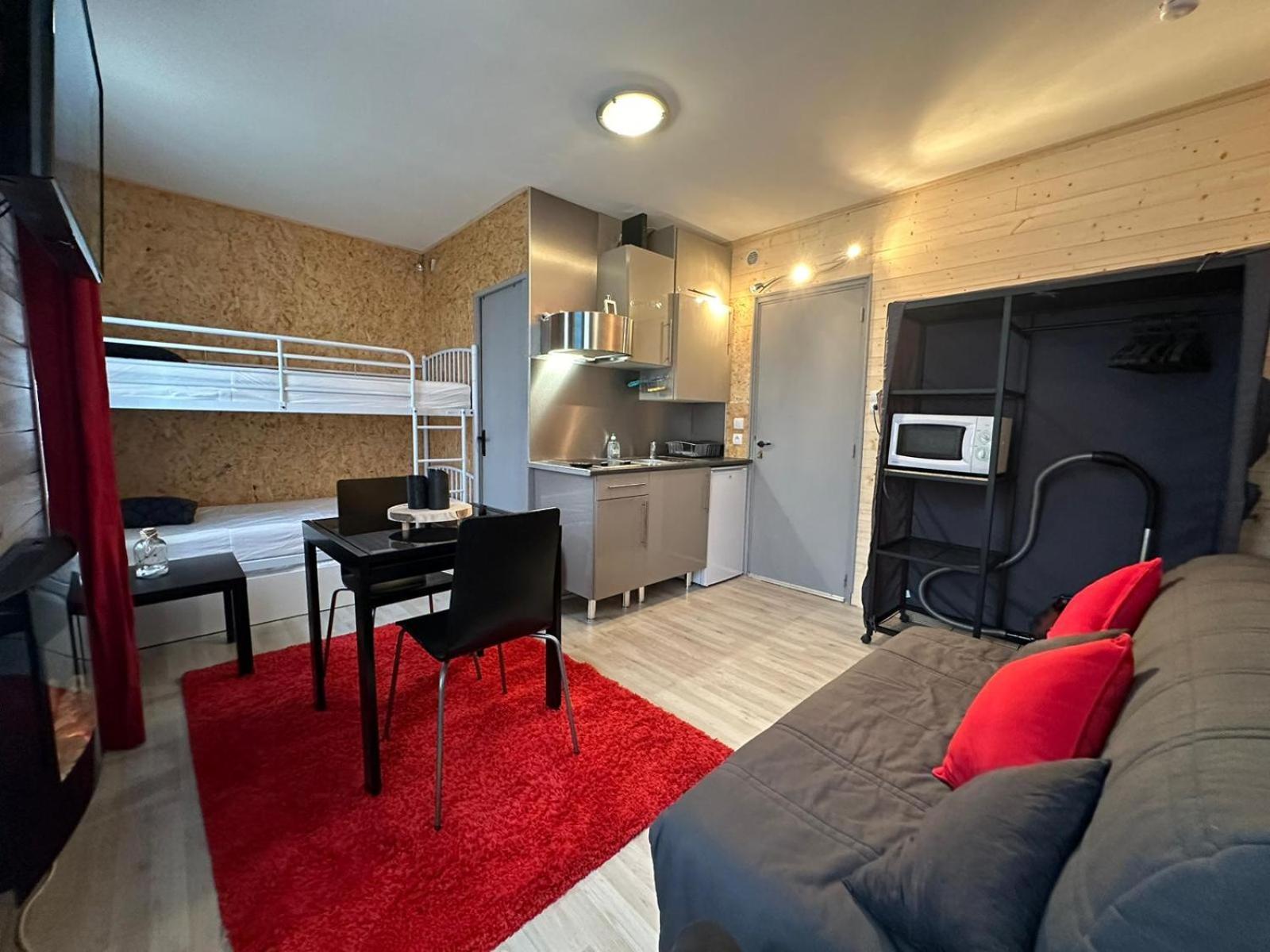 Appartement Le Chaleureux Cocon Rouge à Ustou Extérieur photo