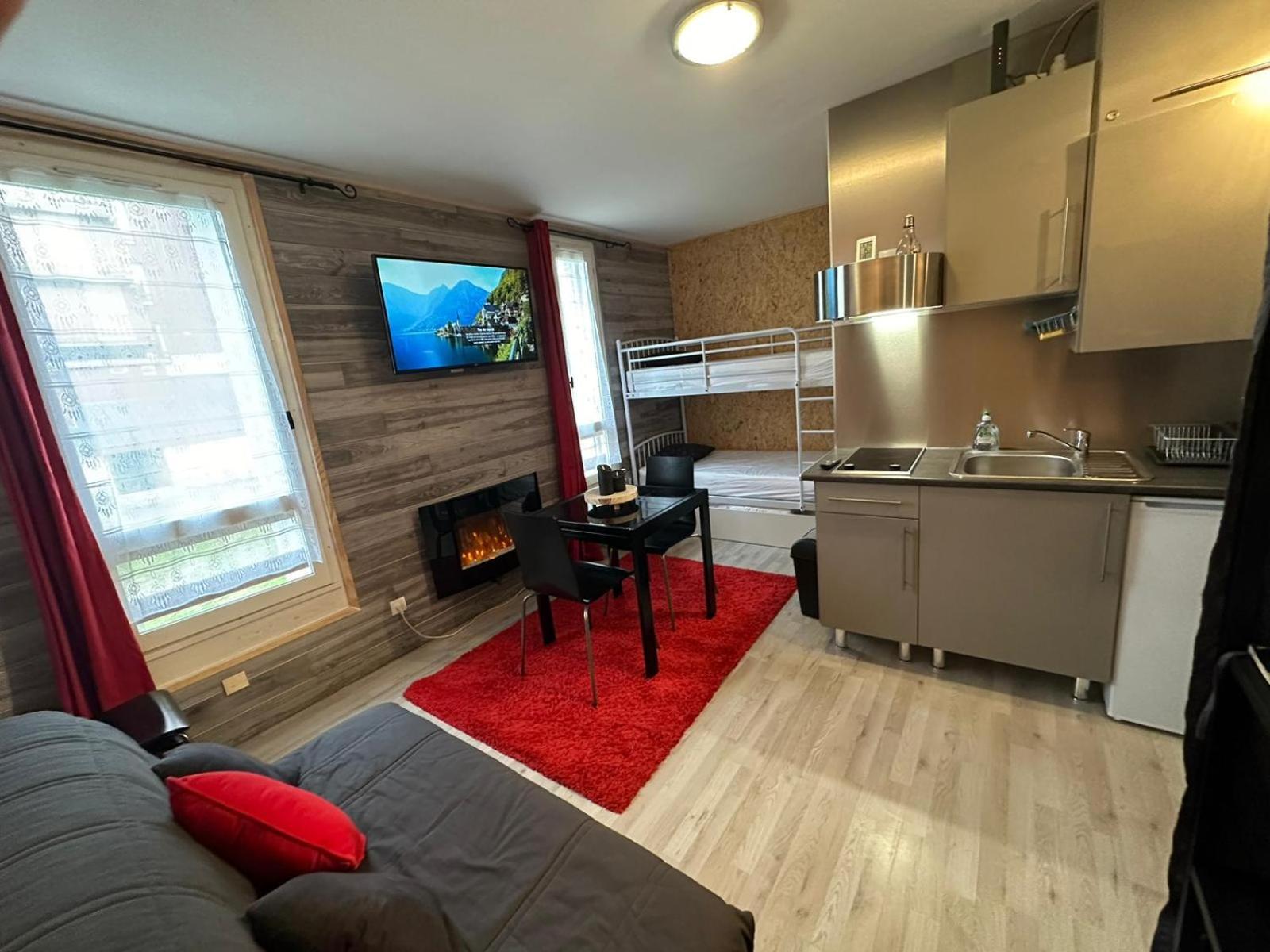Appartement Le Chaleureux Cocon Rouge à Ustou Extérieur photo